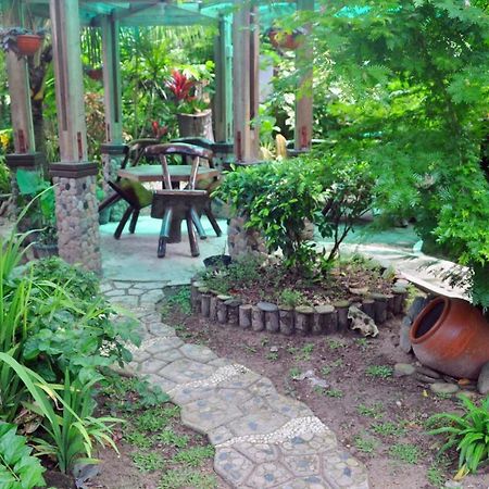 Peak House Garden Pension El Nido Bagian luar foto