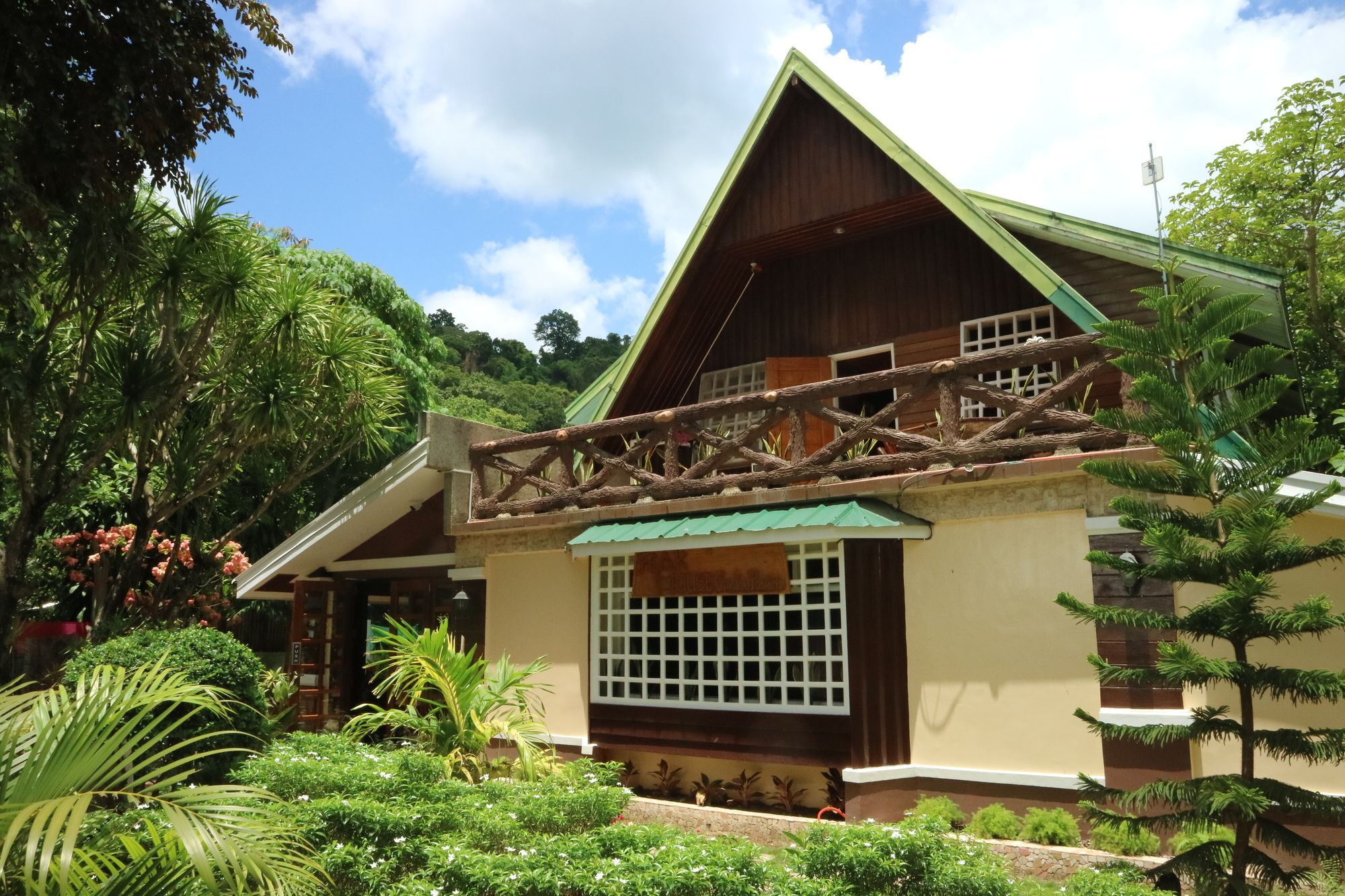 Peak House Garden Pension El Nido Bagian luar foto